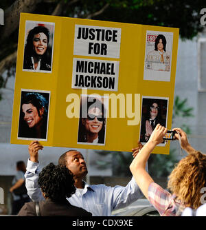 Sept 8,2011- Los Angeles, California, U.S.  Pro-Jackson activist Najee Ali holds his sign as jury selection begins in the involuntary manslaughter trial against M. Jackson's physician, Dr. Conrad Murray. Defense attorneys had argued that extensive media coverage could prevent Murray from receiving a Stock Photo