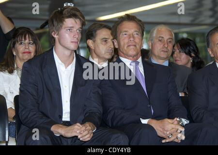 Oct. 7, 2011 - Madrid, Spain - Arnold Schwarzenegger and his son, Patrick, attend 'Arnold Classic Europe' 2011 Party at Cecilio Rodriguez's Gardens in Madrid (Credit Image: © Jack Abuin/ZUMAPRESS.com) Stock Photo