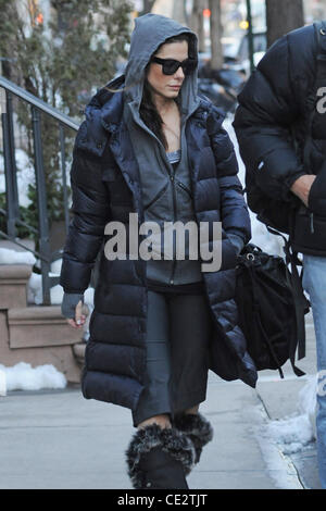 Sandra Bullock seen leaving her townhouse in Manhattan. New York City, USA - 31.01.11 Stock Photo