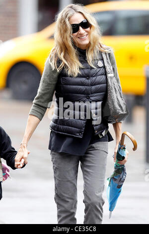 Sarah Jessica Parker walking with her son to a doctor's office in Manhattan New York City, USA - 07.10.10 Stock Photo