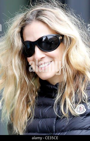 Sarah Jessica Parker walking with her son to a doctor's office in Manhattan New York City, USA - 07.10.10 Stock Photo