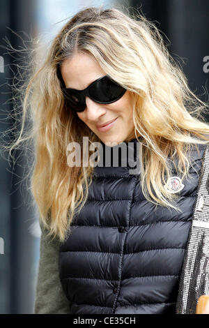 Sarah Jessica Parker walking with her son to a doctor's office in Manhattan New York City, USA - 07.10.10 Stock Photo