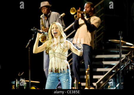 Sheryl Crow performing at the Hammersmith Apollo. London, England -  13.10.10 Stock Photo