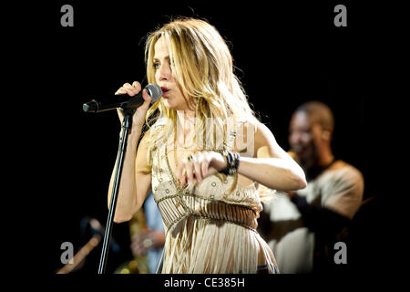 Sheryl Crow performing at the Hammersmith Apollo. London, England -  13.10.10 Stock Photo