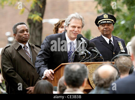 Bruce Alterman Actors filming on the set of the television show 'Blue Bloods'  New York City, USA - 20.10.10 Stock Photo