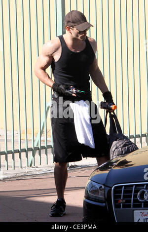 Kellan Lutz departs a gym Los Angeles, California - 16.11.10 Stock Photo