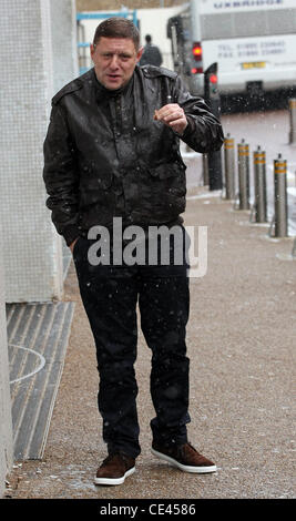 Shaun Ryder outside the ITV Studios London, England - 17.12.10 Stock Photo