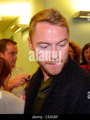 Ronan Keating  at Celebrity Ward Walk at Our Ladys Hospital. Dublin, Ireland - 17.12.10. Stock Photo