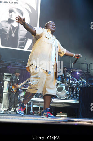 Singer Sean Kingston performs on stage during Justin Bieber's 'My World ...