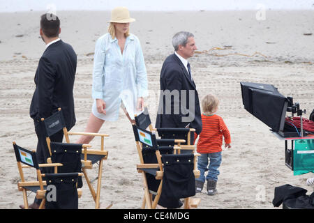 Jenna Elfman and Story Elias Elfman Jenna Elfman plays with her son