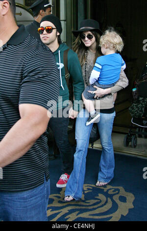 Ashlee Simpson and  husband Pete Wentz leaving their Manhattan hotel with their son Bronx Mowgli Wentz  New York City, USA - 10.09.10 Stock Photo