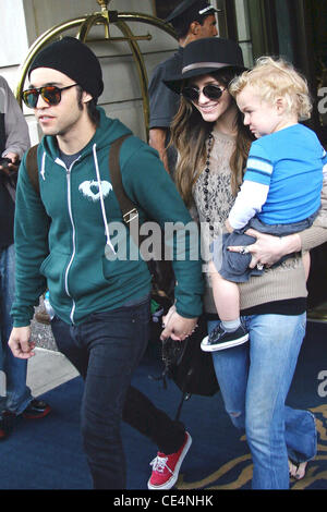 Ashlee Simpson and  husband Pete Wentz leaving their Manhattan hotel with their son Bronx Mowgli Wentz  New York City, USA - 10.09.10 Stock Photo