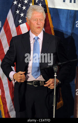 Former U.S. President Bill Clinton campaigns for Florida Congressman Kendrick Meek at Pompey Park   Delray Beach, Florida - 16.08.10 Stock Photo