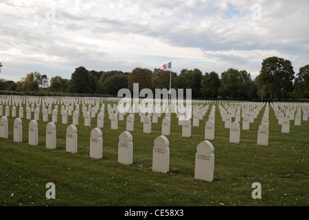 Rows of Islamic headstones in the La Ferme de Suippes French National Cemetery, (La Nécropole nationale), Suippes, France. Stock Photo