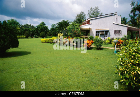 Bungalow ; Farmhouse ; Cottage ; small house ; Nere ; Panvel ; Maharashtra ; India ; Asia Stock Photo