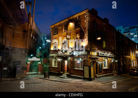 The Salisbury pub near Oxford Road railway station, Manchester, taken at night. Stock Photo