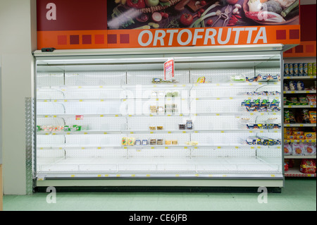 supermarket with empty spaces cause of the strike of trucks drivers Stock Photo