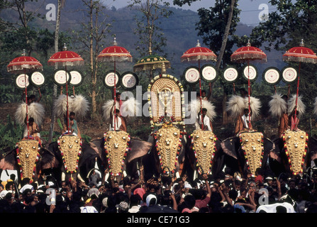 Trichur pooram march procession temple Festival jendai drums musicians ...