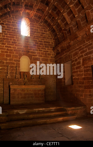 A ray of light shines through the window of a church in Old Goa Stock Photo