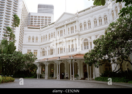 The exclusive luxury Raffles Hotel in Singapore in Far East Southeast Asia. Architecture Building Rich Wealth Wealth Money Upmarket Lifestyle Travel Stock Photo