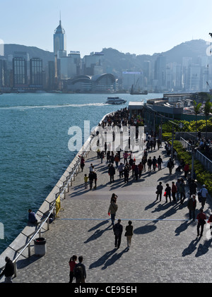 dh Avenue of Stars TSIM SHA TSUI HONG KONG Waterfront harbour people on kowloon promenade walking crowd waterfronts Stock Photo