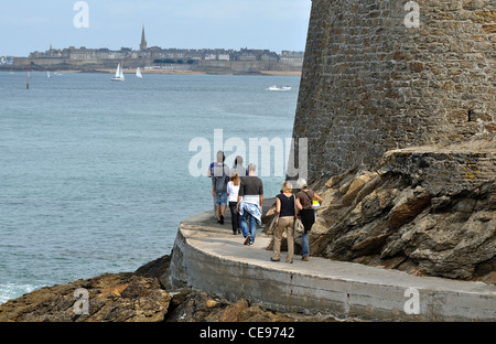 Dinard (St Malo in the background), walk : le sentier des douaniers (Brittany, France). Stock Photo
