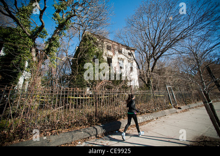 The 19th century houses in Admiral's Row in the Brooklyn Navy Yard Stock Photo