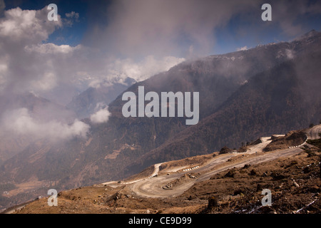 India, Arunachal Pradesh, Tawang Valley, Jang, hairpin bends on steep road to Sela Pass Stock Photo
