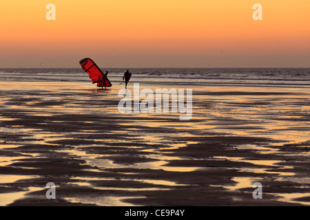 Kite surfers on the beach, Essaouira, Morocco Stock Photo