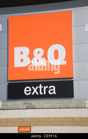 B & Q extra DIY superstore Anglia Retail park, Ipswich, England Stock Photo