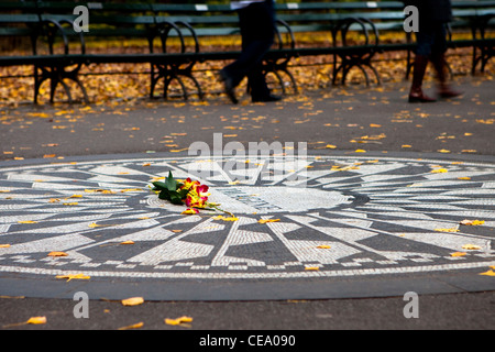 John Lennon Memorial 'Strawberry Fields', Central Park, New York, USA Stock Photo