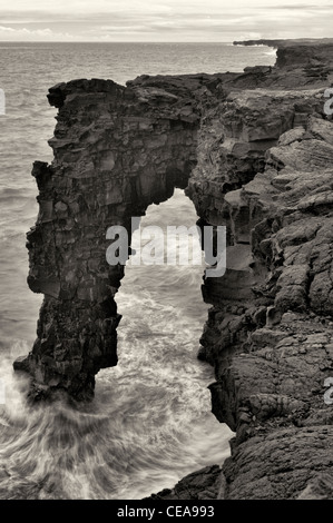 Holei Sea Arch, Hawaii Volcanoes National Park, The Big Island. Stock Photo