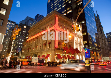 Cartier Store on 5th Avenue decorated for the holidays, New York, New York, USA Stock Photo