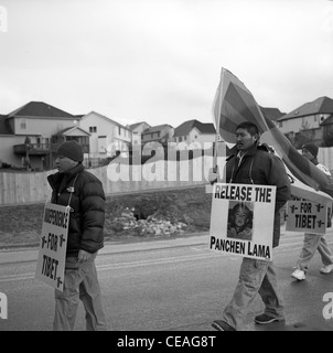 Tibetan activists march in Indiana for Tibetan Independence in the winter of 2003 monks bloomington Stock Photo