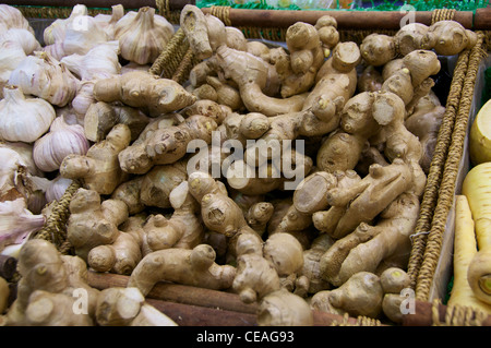 Cut Ginger and garlic for sale Stock Photo