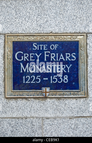 city of london blue plaque marking the 1225 to 1538 site of grey friars monastery, newgate street, london, england Stock Photo