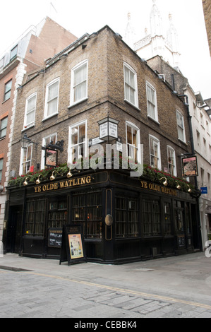 Ye Old Watling Pub in teh City of London on Watling Street Stock Photo