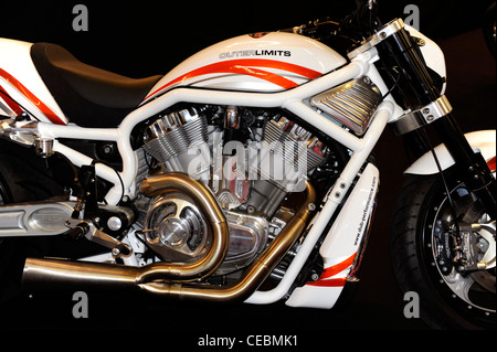 https://l450v.alamy.com/450v/cebmk1/outerlimitscustom-dub-performanceharley-davidson-motorparis-motorcycle-cebmk1.jpg