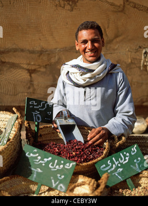 The market or souk in Luxor, Egypt Stock Photo - Alamy