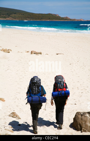 Hikers on the Cape to Cape track at Smith's Beach, Yallingup.  Leeuwin-Naturaliste National Park, Western Australia, AUSTRALIA Stock Photo