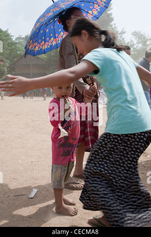 30th of October 2007, Mae Sot, Thailand. Daily life of refugees from Burma in refugee camp on Burma - Thailand border. Stock Photo