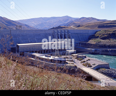 The Clyde Hydroelectric Dam on the Clutha River, near Clyde, Otago District, South Island, New Zealand Stock Photo