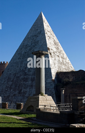 Caius Cestius's  Pyramid seen from Non-Catholic Cemetery, Rome, Lazio, Italy Stock Photo