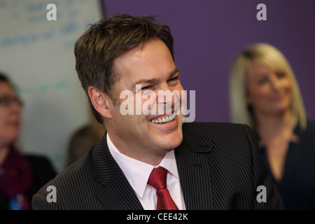Dragons Den TV star and business man Peter Jones talking to students in ...