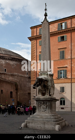 Rom, Elefantenobelisk Stock Photo