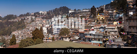India, West Bengal, Darjeeling town centre skyline, panoramic view towards North Point Stock Photo