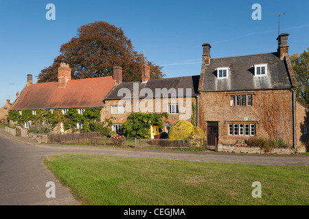 Village homes in Wardington, Oxfordshire, England, UK Stock Photo