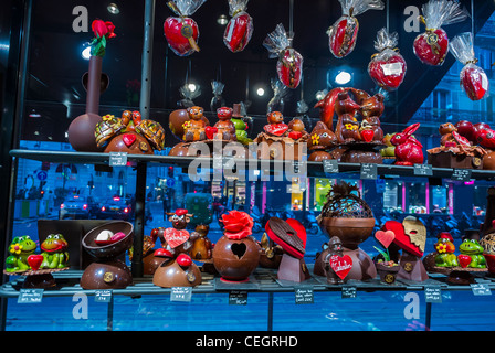 Paris, France, French Chocolatier Shop, 'Maison Georges Larnicol', pastries, Chocolate Heart Sculptures in Window display on shelves, 'Saint Valentine's Day', sweet shop paris, candy Stock Photo