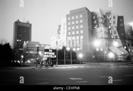 'Mass Ave Bridge Closed / Sunday 04/22/07 6AM-3PM / To Appease Godzilla' Electronic Sign Hack at MIT, 2007 Stock Photo