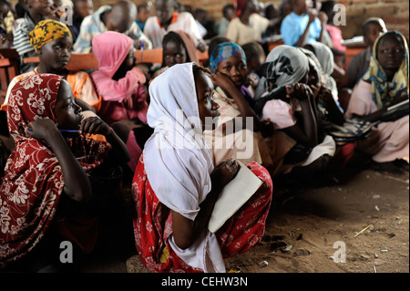 Africa KENIA Turkana Region, refugee camp Kakuma , UN organizations as WFP UNHCR and LWF give relief service to 80.000 refugees, somali children in school Stock Photo
